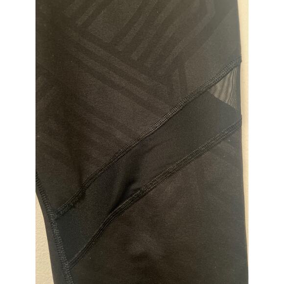 Active by Old Navy Go Dry Black Geometric Mesh Ankle Cropped Leggings Size L - Picture 5 of 13